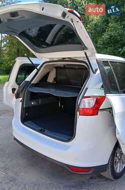 Минивэн Ford Grand C-Max 2011 в 
