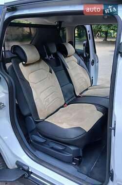 Минивэн Ford Grand C-Max 2011 в 