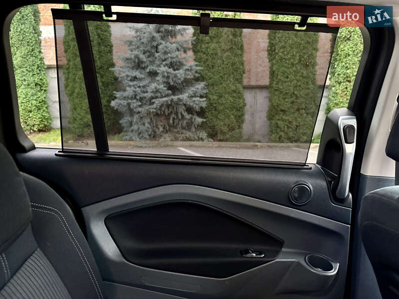 Мінівен Ford Grand C-Max 2011 в Рівному