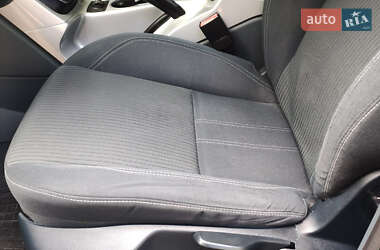Мінівен Ford Grand C-Max 2010 в  фото 50 Мінівен Ford Grand C-Max 2010 в