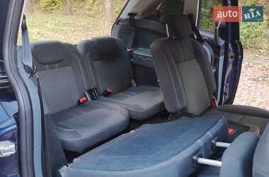 Мінівен Ford Grand C-Max 2010 в  фото 61 Мінівен Ford Grand C-Max 2010 в