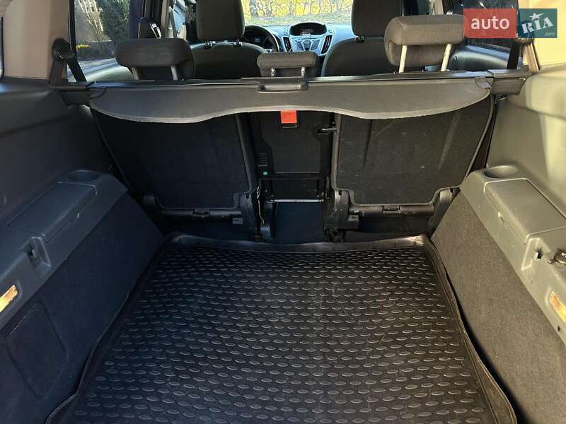 Мінівен Ford Grand C-Max 2011 в Чернівцях