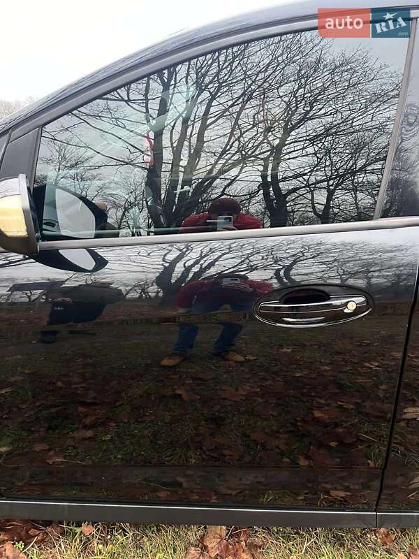 Минивэн Ford Grand C-Max 2011 в Городке