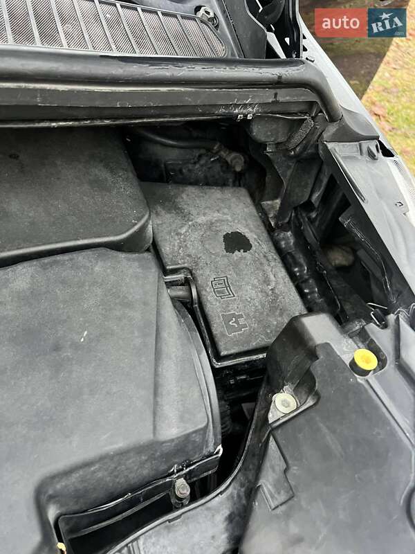 Минивэн Ford Grand C-Max 2011 в Городке