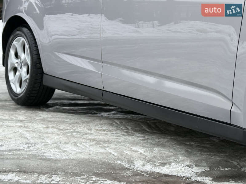 Мінівен Ford Grand C-Max 2011 в Стрию