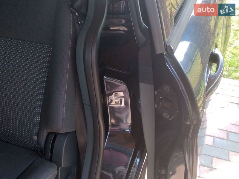 Минивэн Ford Grand C-Max 2011 в Перечине