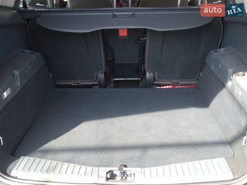 Минивэн Ford Grand C-Max 2011 в Перечине