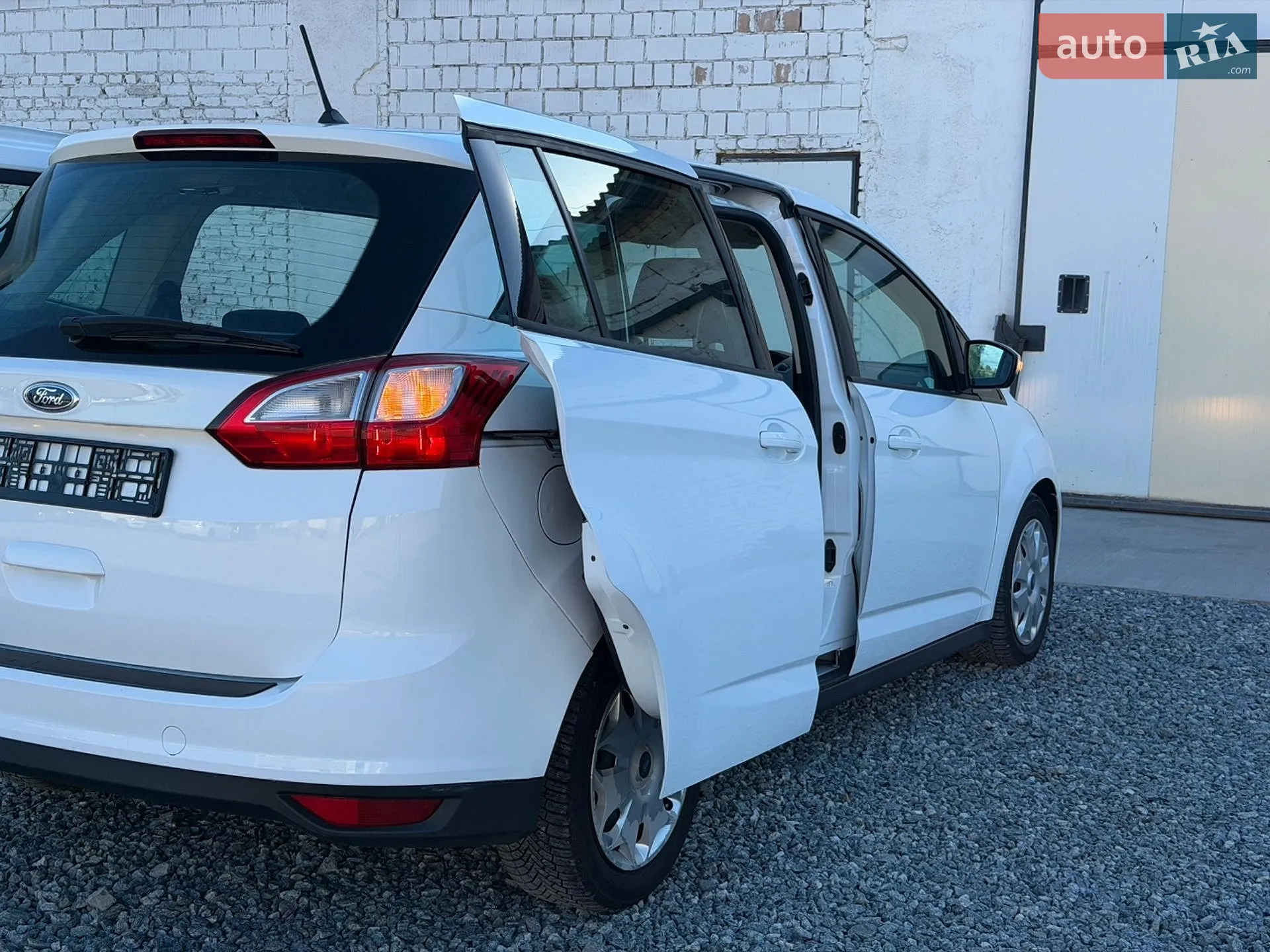 2017 Ford C-MAX - мініатюра 18