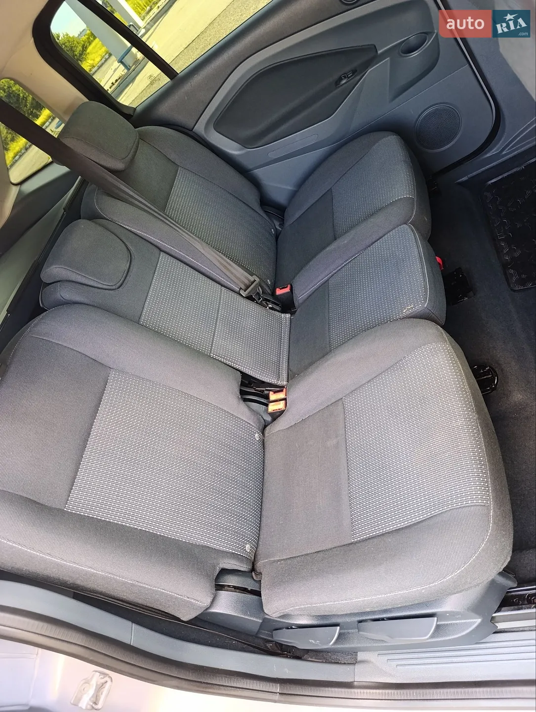 2010 Ford C-MAX - мініатюра 36