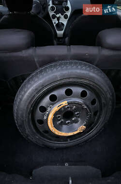 Хэтчбек Ford KA 2012 в 
