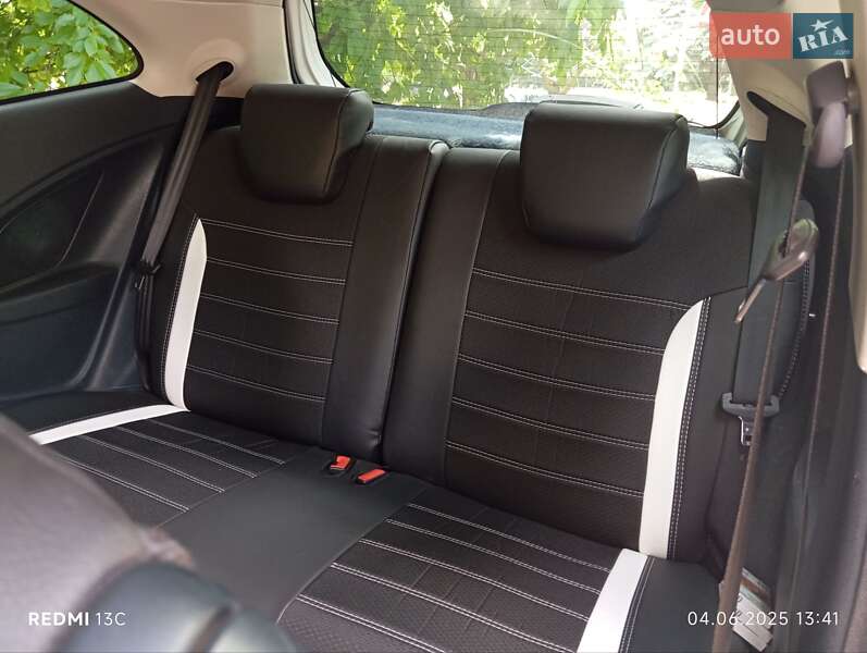 Хэтчбек Ford KA 2011 в Соленом
