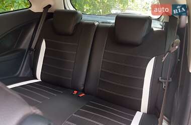 Хэтчбек Ford KA 2011 в 