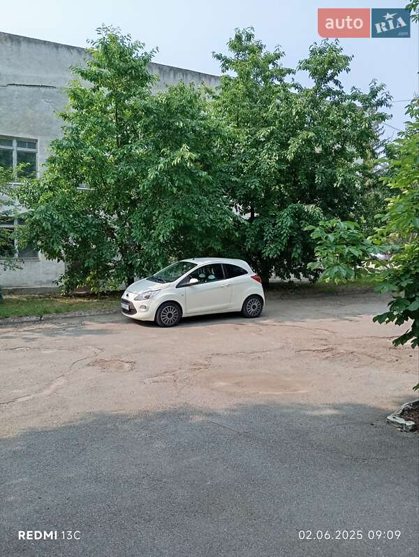 Хэтчбек Ford KA 2011 в 