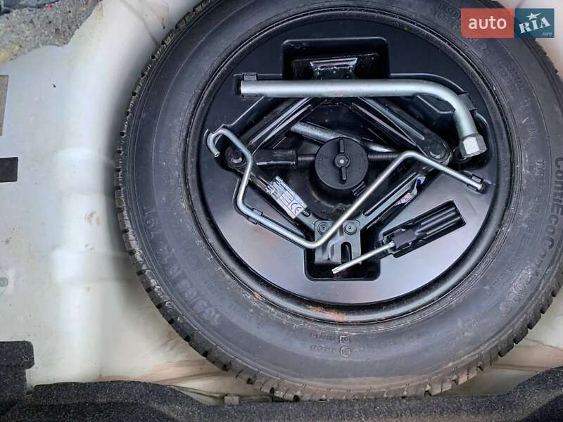 Хетчбек Ford KA 2012 в Буську