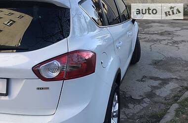Позашляховик / Кросовер Ford Kuga 2010 в 