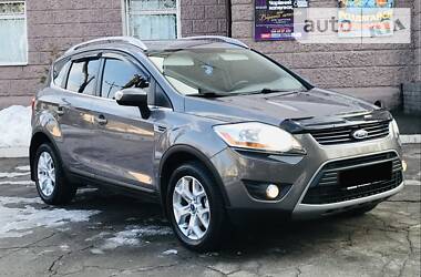 Внедорожник / Кроссовер Ford Kuga 2012 в Каменском