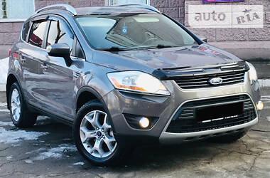 Внедорожник / Кроссовер Ford Kuga 2012 в Каменском