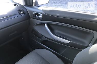 Позашляховик / Кросовер Ford Kuga 2010 в 