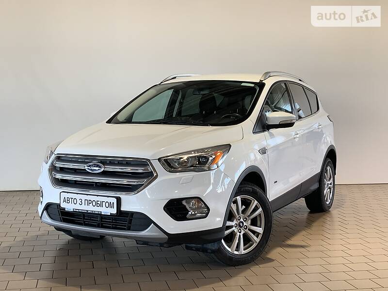 Позашляховик / Кросовер Ford Kuga 2017 в Києві