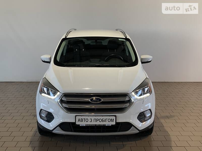 Позашляховик / Кросовер Ford Kuga 2017 в Києві