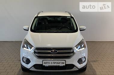 Позашляховик / Кросовер Ford Kuga 2017 в Києві