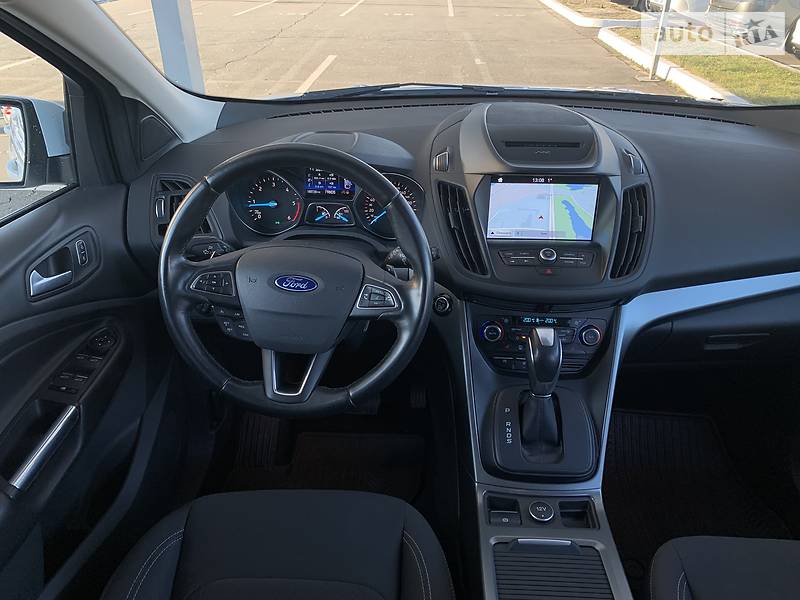Позашляховик / Кросовер Ford Kuga 2017 в Києві