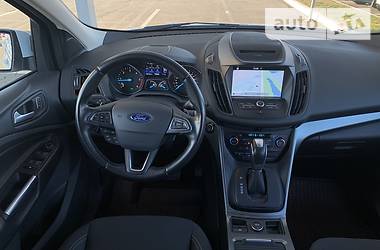 Позашляховик / Кросовер Ford Kuga 2017 в Києві