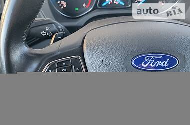 Позашляховик / Кросовер Ford Kuga 2017 в Києві