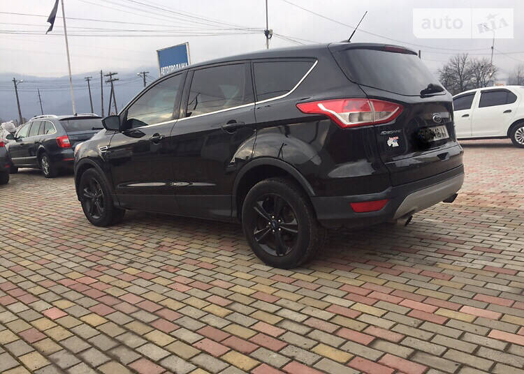 Позашляховик / Кросовер Ford Kuga 2014 в 
