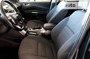 Позашляховик / Кросовер Ford Kuga 2015 в 