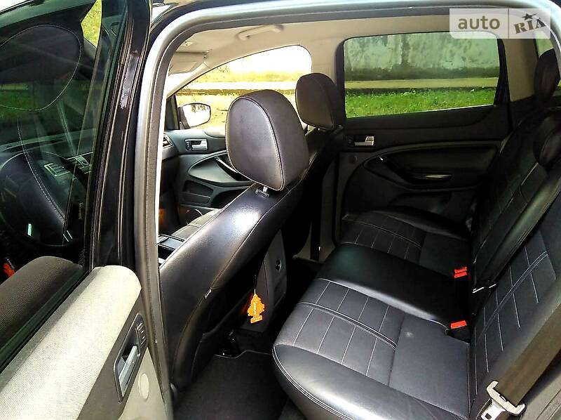 Позашляховик / Кросовер Ford Kuga 2012 в Луцьку