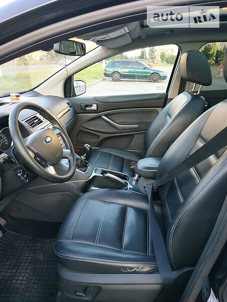 Позашляховик / Кросовер Ford Kuga 2011 в Івано-Франківську