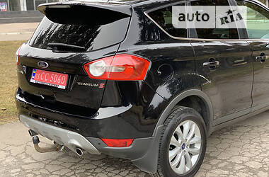 Внедорожник / Кроссовер Ford Kuga 2012 в 