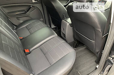 Внедорожник / Кроссовер Ford Kuga 2012 в 