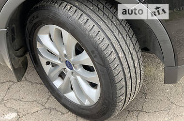 Внедорожник / Кроссовер Ford Kuga 2012 в 