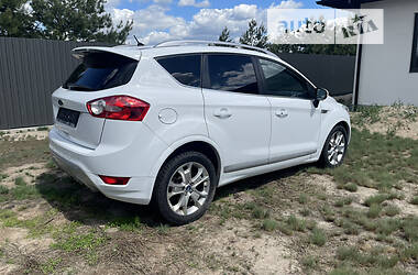 Внедорожник / Кроссовер Ford Kuga 2013 в Киеве