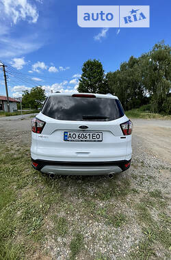 Внедорожник / Кроссовер Ford Kuga 2018 в 