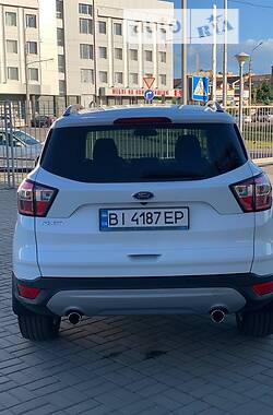 Внедорожник / Кроссовер Ford Kuga 2018 в 