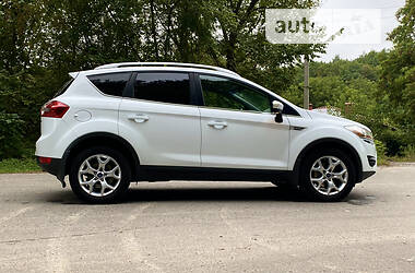 Внедорожник / Кроссовер Ford Kuga 2012 в 