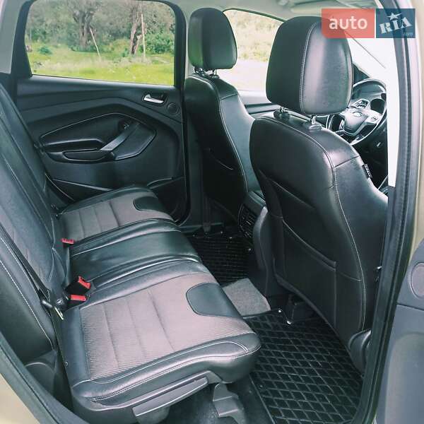 Внедорожник / Кроссовер Ford Kuga 2014 в Снятине