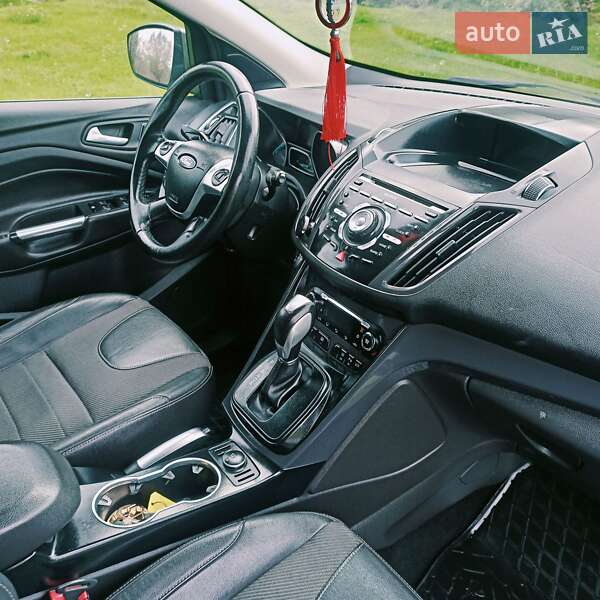 Внедорожник / Кроссовер Ford Kuga 2014 в Снятине