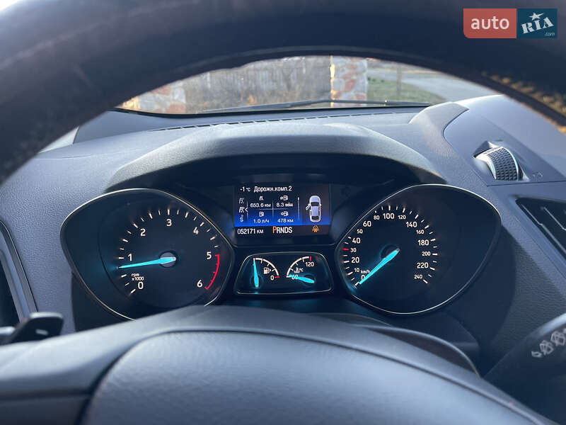 Внедорожник / Кроссовер Ford Kuga 2016 в Решетиловке