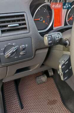 Внедорожник / Кроссовер Ford Kuga 2011 в 