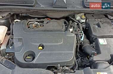 Внедорожник / Кроссовер Ford Kuga 2011 в 