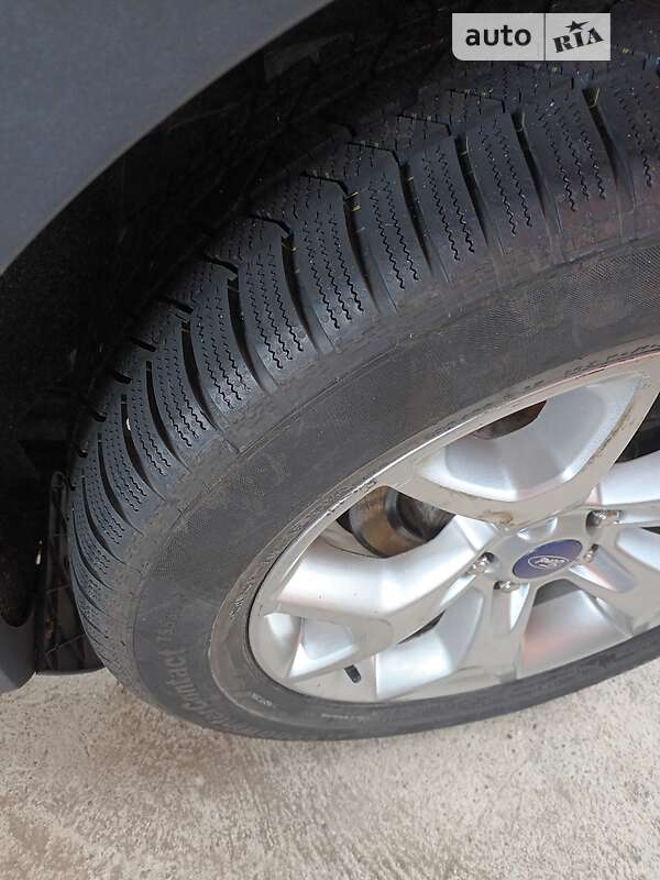 Внедорожник / Кроссовер Ford Kuga 2013 в Хусте