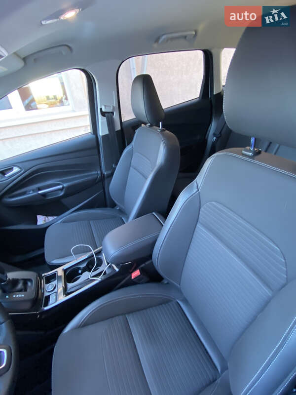 Позашляховик / Кросовер Ford Kuga 2019 в Києві