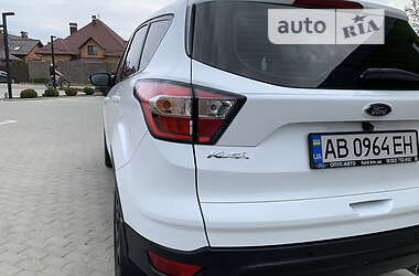 Внедорожник / Кроссовер Ford Kuga 2017 в 