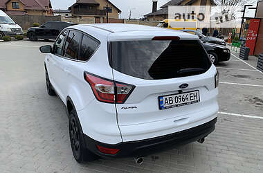 Внедорожник / Кроссовер Ford Kuga 2017 в 