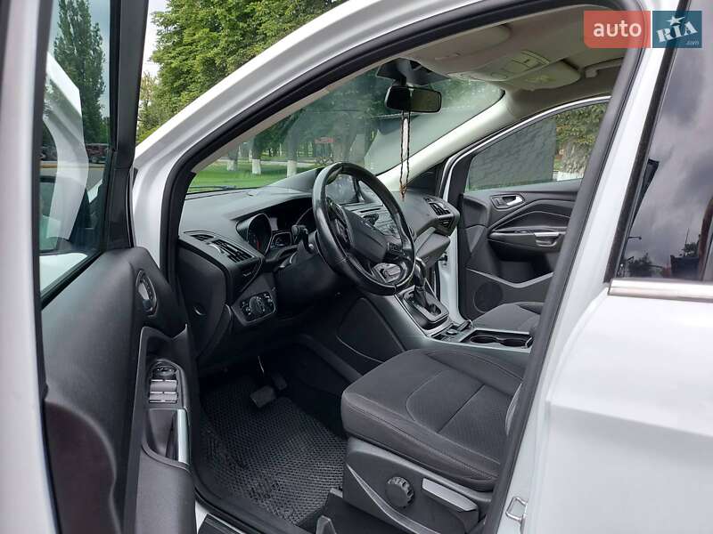 Внедорожник / Кроссовер Ford Kuga 2017 в Хмельницком