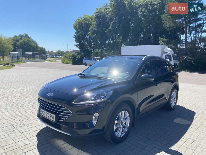 Внедорожник / Кроссовер Ford Kuga 2021 в Львове
